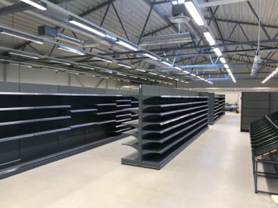 VVN team leverte leveringsutstyr og monteringsarbeider i den nye butikken til butikkjeden "TOP" i Sigulda.9